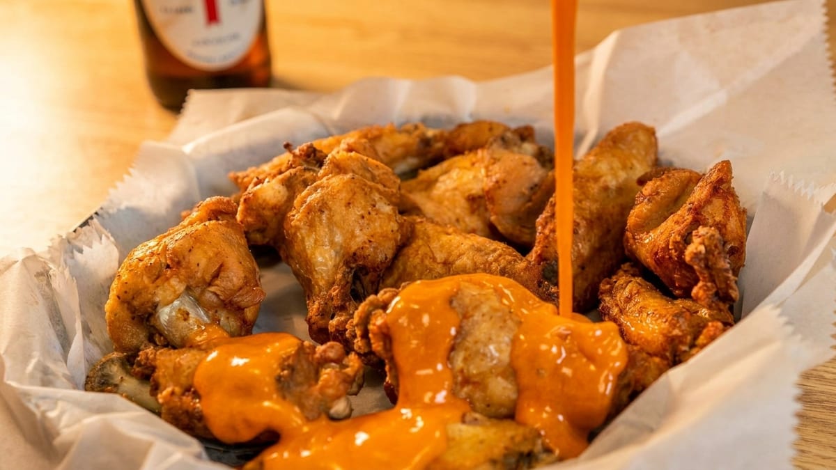 Lunch special: slice, wings, soda