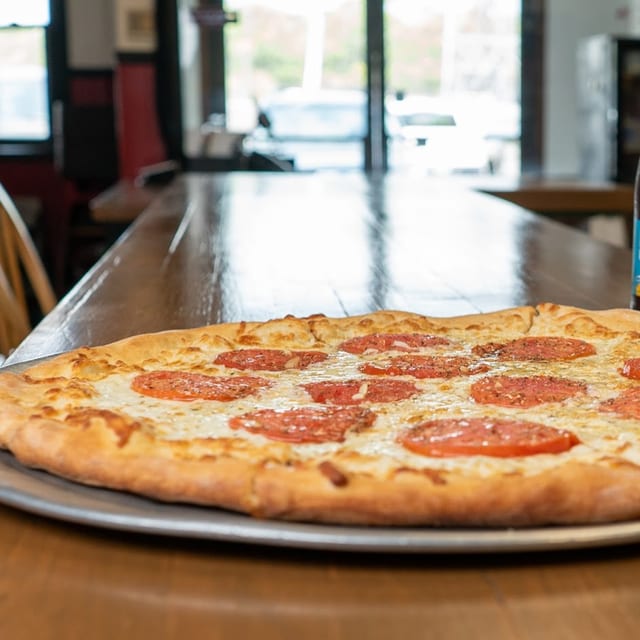 16'' Margherita Pizza.